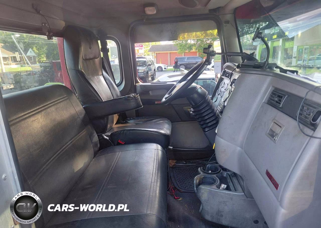 2017 Kenworth T300Series Rollback Tow Truck VIN:2NKHHM6X7JM183049 - 5