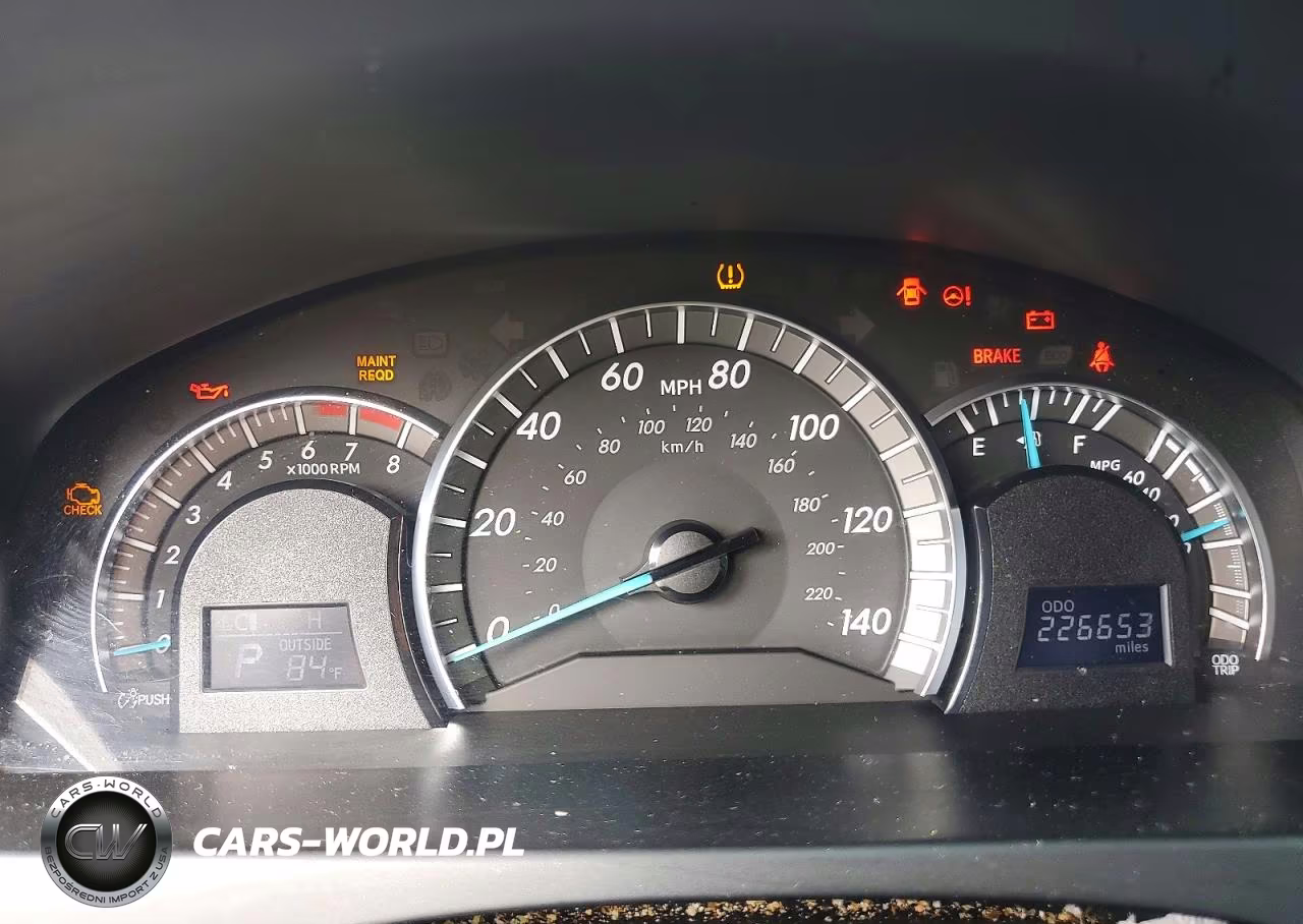 2014 Toyota Camry Se VIN:4T1BF1FK5EU751533 - 9