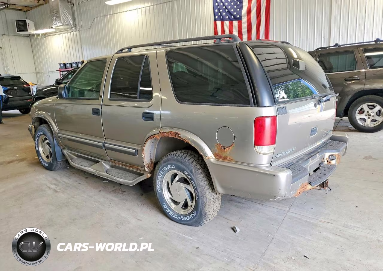 2000 Chevrolet Blazer VIN:1GNDT13W2Y2232802 - 2