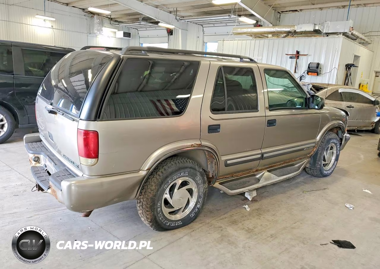 2000 Chevrolet Blazer VIN:1GNDT13W2Y2232802 - 3