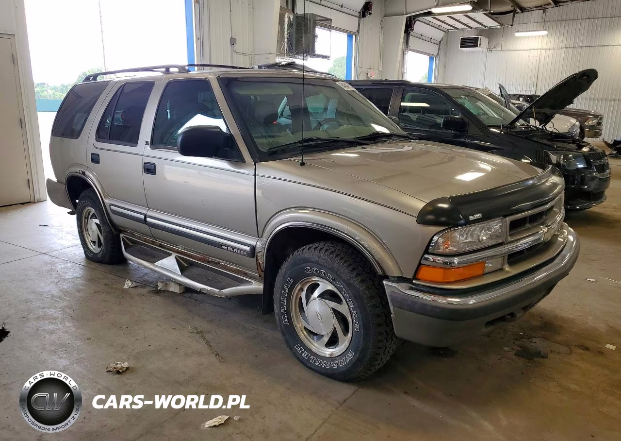 2000 Chevrolet Blazer VIN:1GNDT13W2Y2232802 - 4