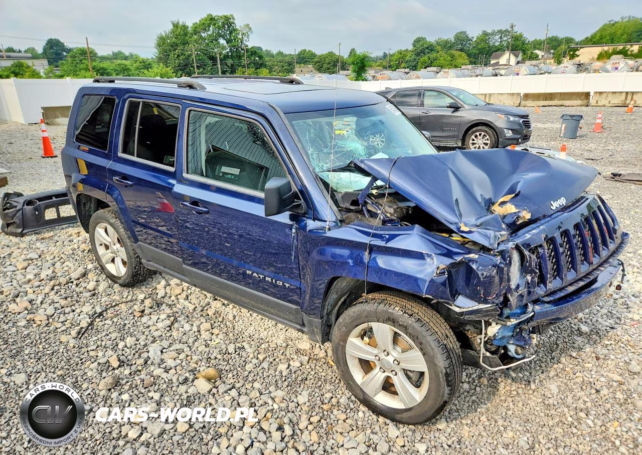 2013 Jeep Patriot Latitude VIN:1C4NJRFB2DD248796 - 4