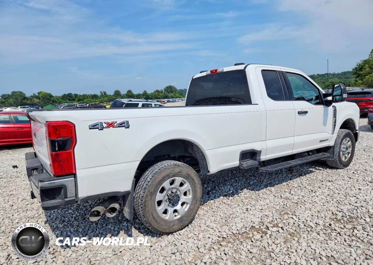 2023 Ford F350 Super Duty VIN:1FT8X3BT7PEE04093 - 3