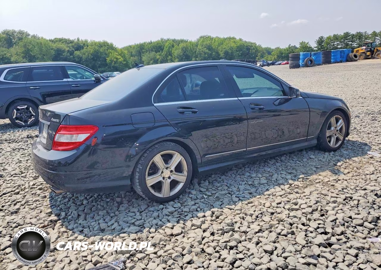 2011 Mercedes-Benz C 300 4Matic VIN:WDDGF8BB9BR151840 - 3