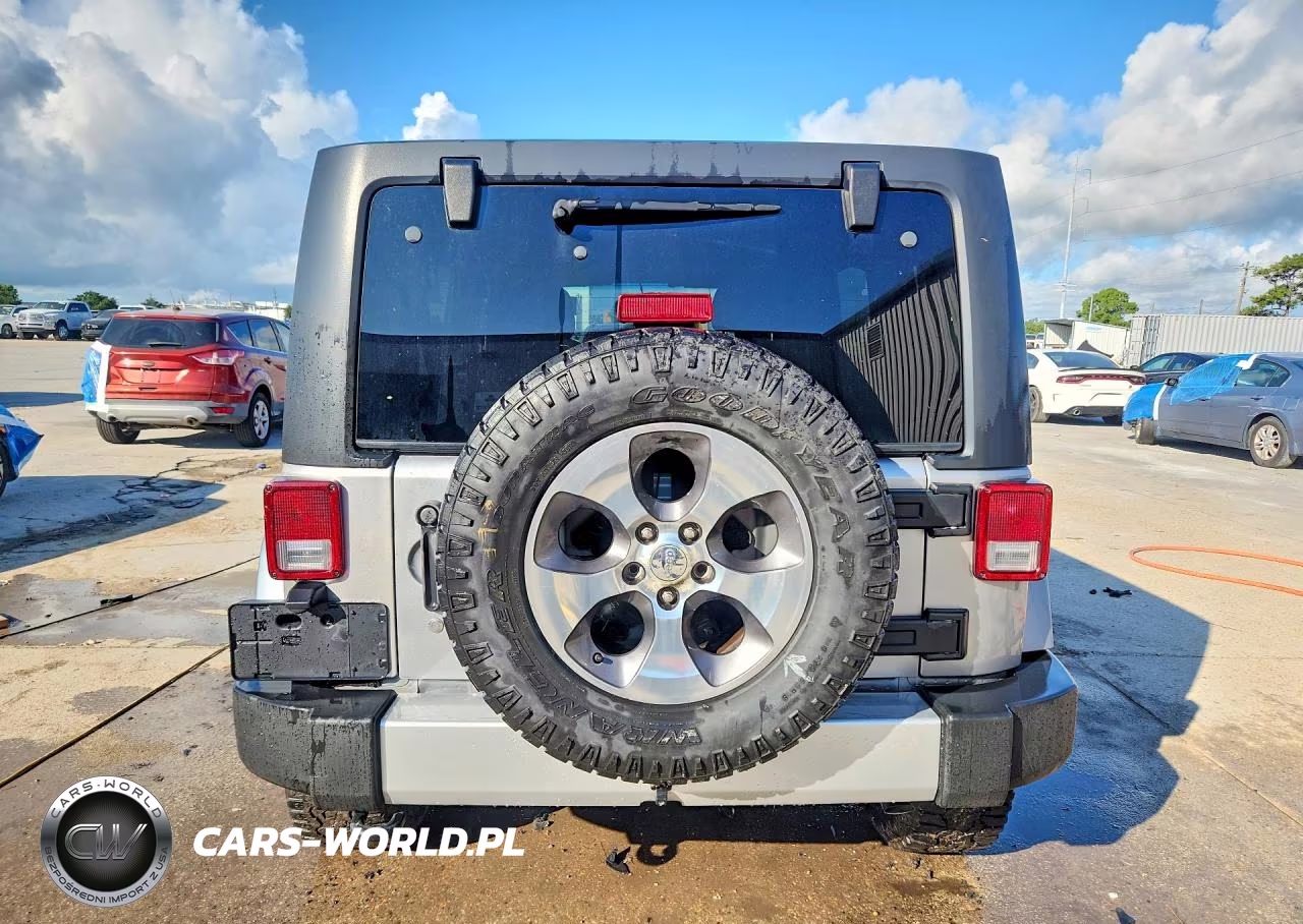 2017 Jeep Wrangler Unlimited Sahara VIN:1C4HJWEGXHL677379 - 6