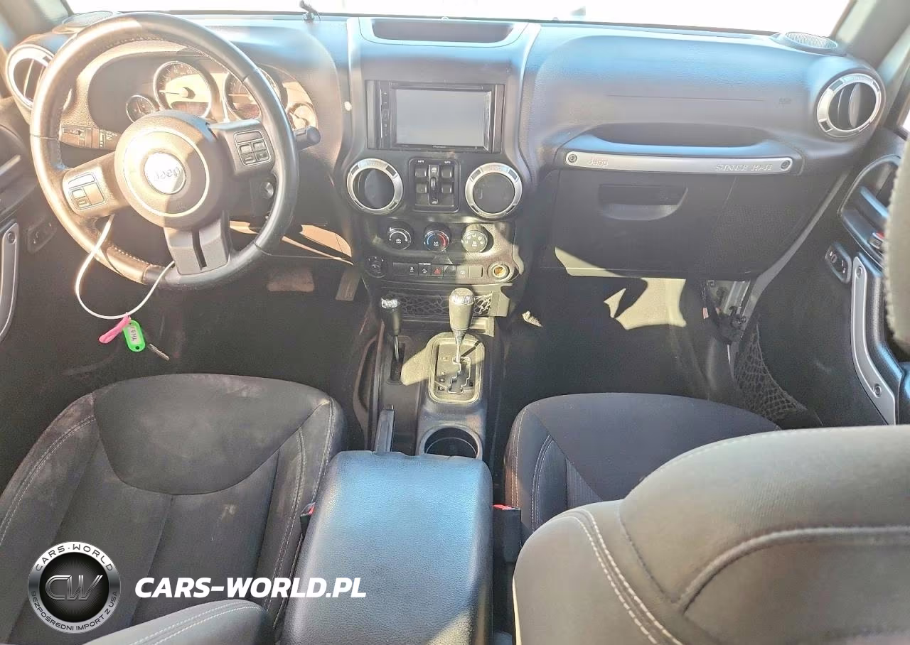 2017 Jeep Wrangler Unlimited Sahara VIN:1C4HJWEGXHL677379 - 8