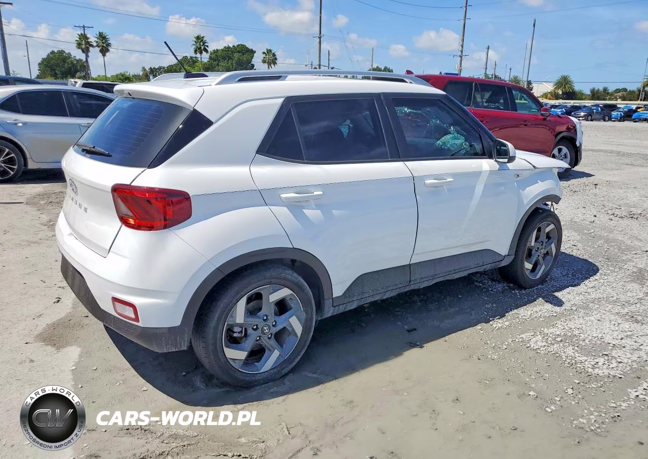 2023 Hyundai Venue Sel VIN:KMHRC8A31PU221577 - 3