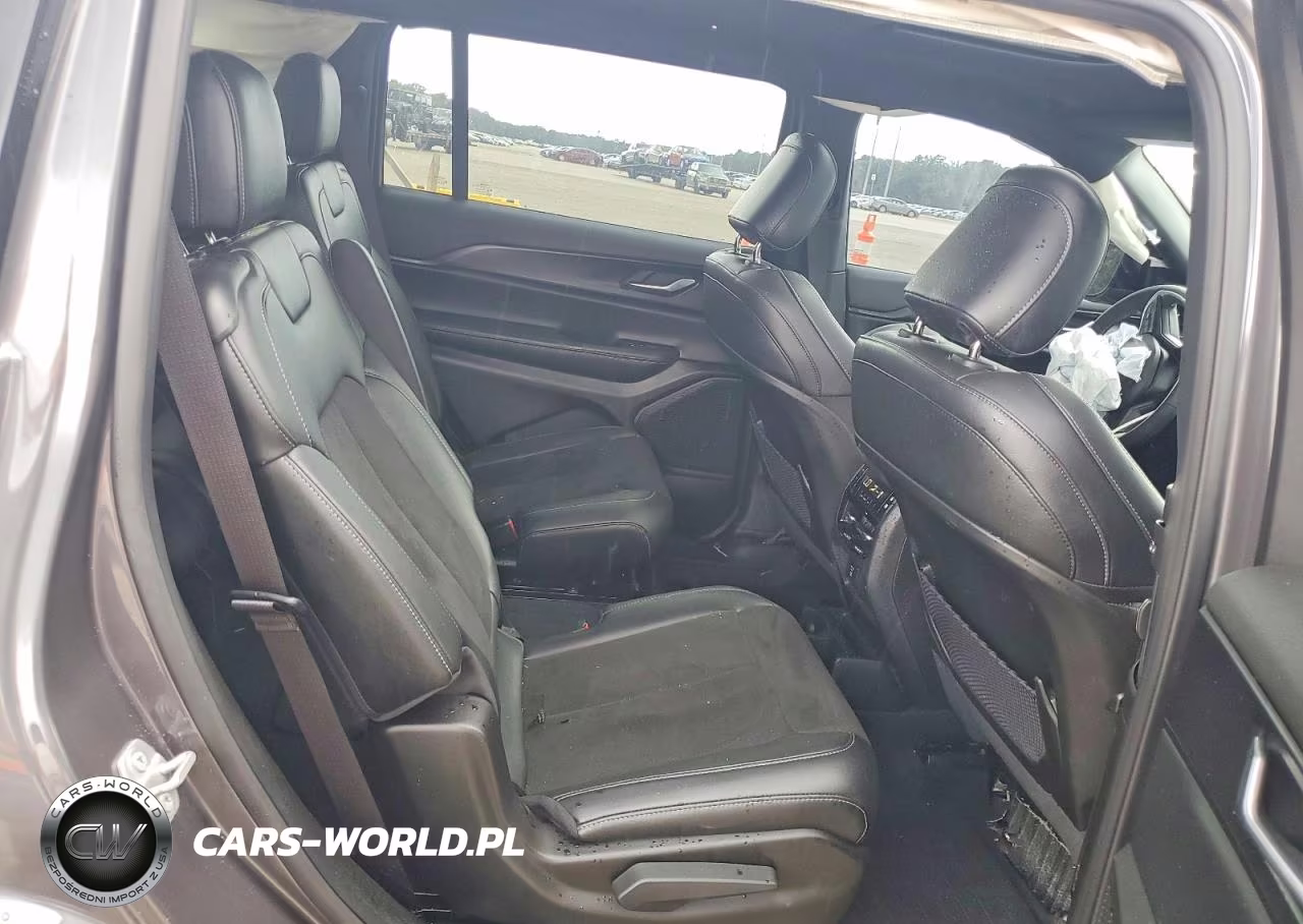 2025 Jeep Grand Cherokee L Laredo VIN:1C4RJJAG9S8666400 - 11