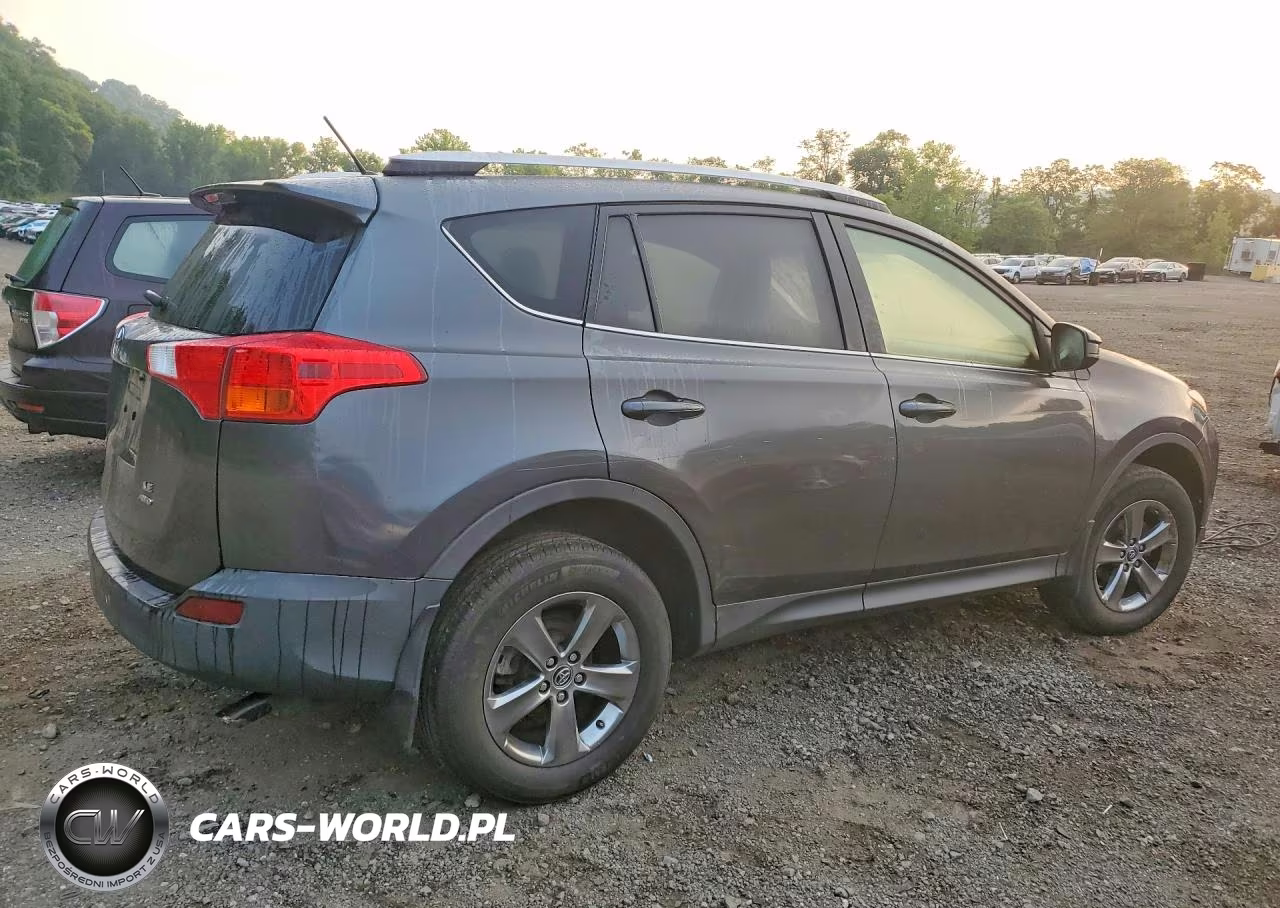 2015 Toyota Rav4 Le VIN:JTMBFREV4FJ015684 - 3