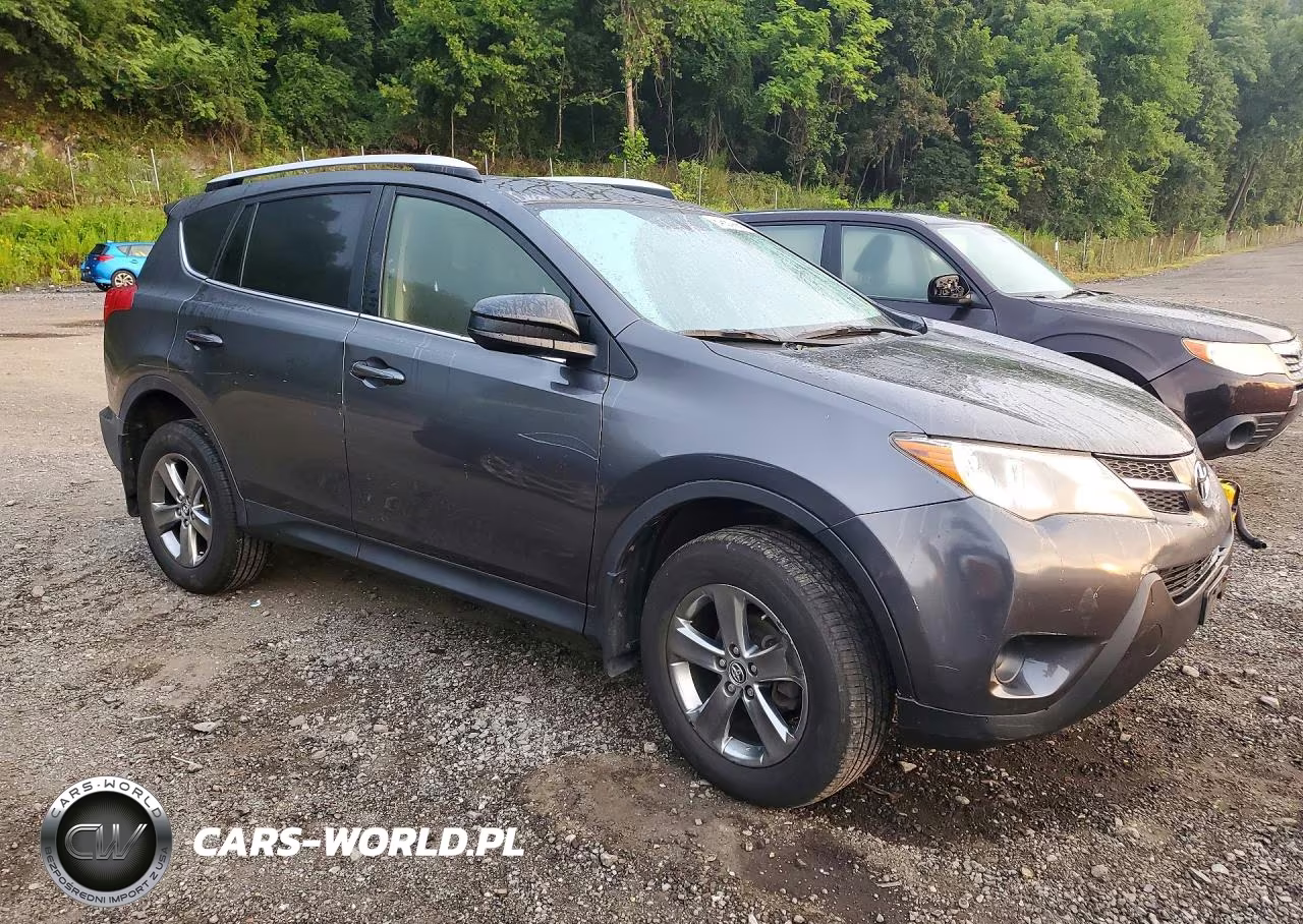 2015 Toyota Rav4 Le VIN:JTMBFREV4FJ015684 - 4