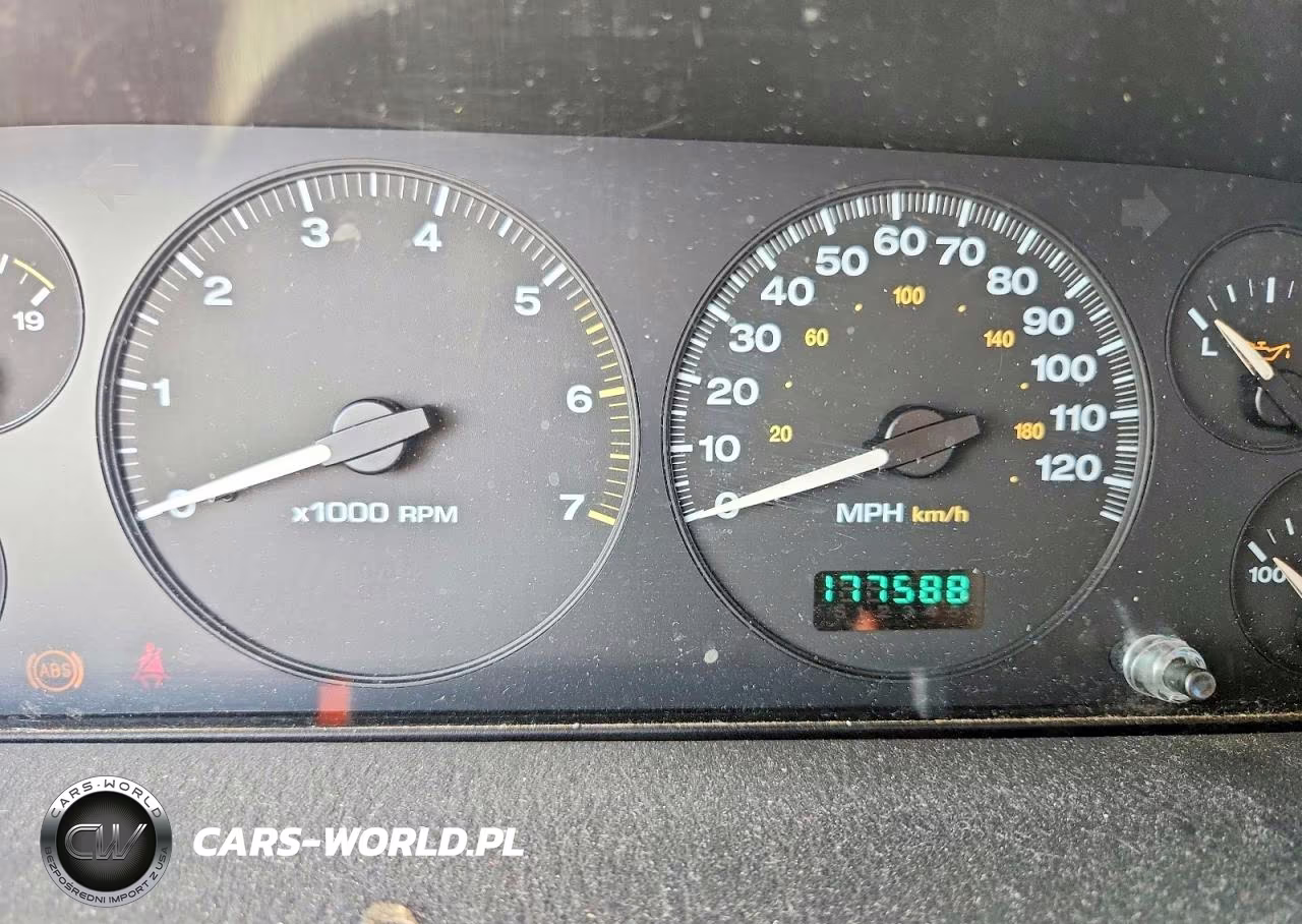 2003 Jeep Grand Cherokee Laredo VIN:1J4GW48S03C510243 - 9