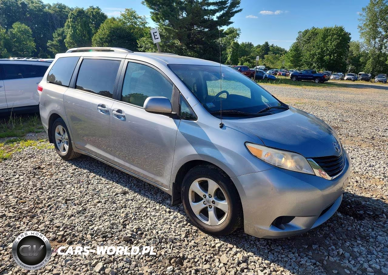 2011 Toyota Sienna Le VIN:5TDKK3DC5BS161498 - 4