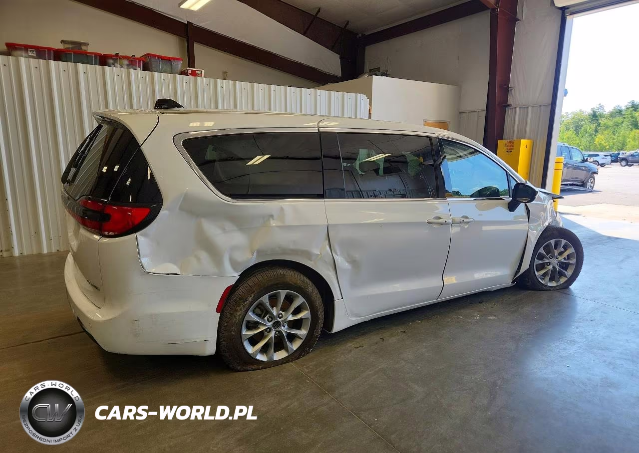 2026 Chrysler Pacifica Limited VIN:2C4RC1GG5TR177578 - 3