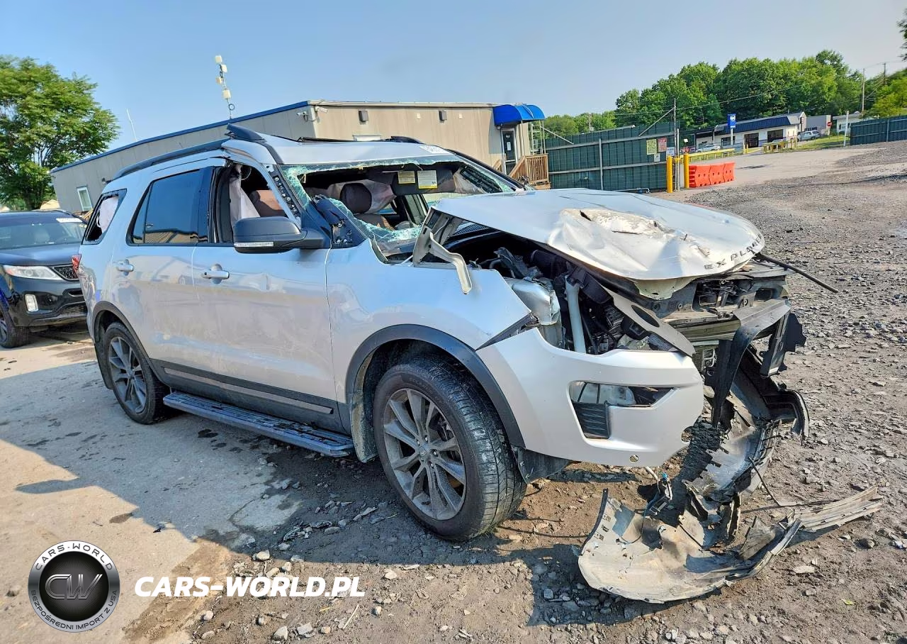 2018 Ford Explorer Xlt VIN:1FM5K8DH1JGC52617 - 4