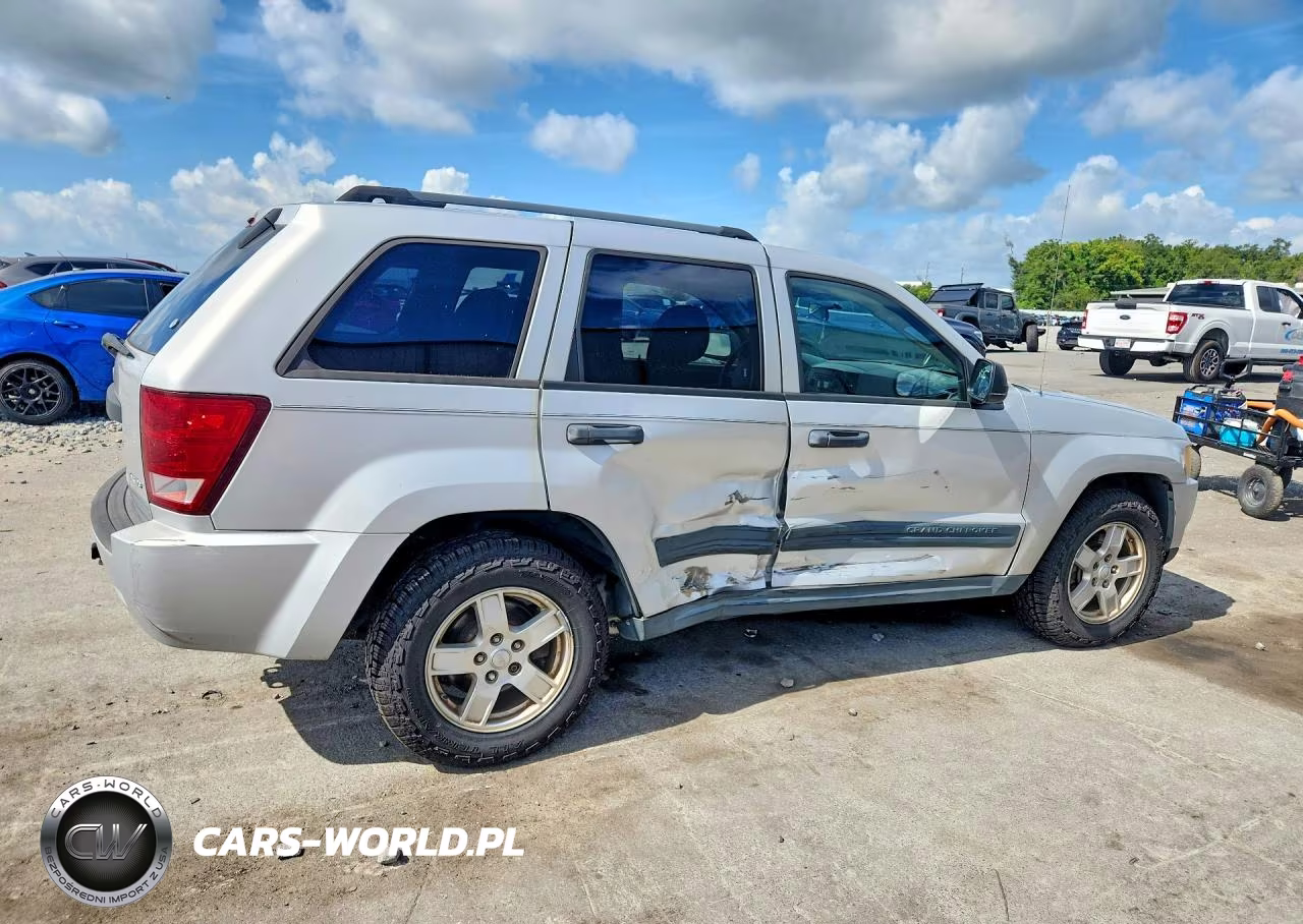 2005 Jeep Grand Cherokee Laredo VIN:1J4GR48K15C620034 - 3