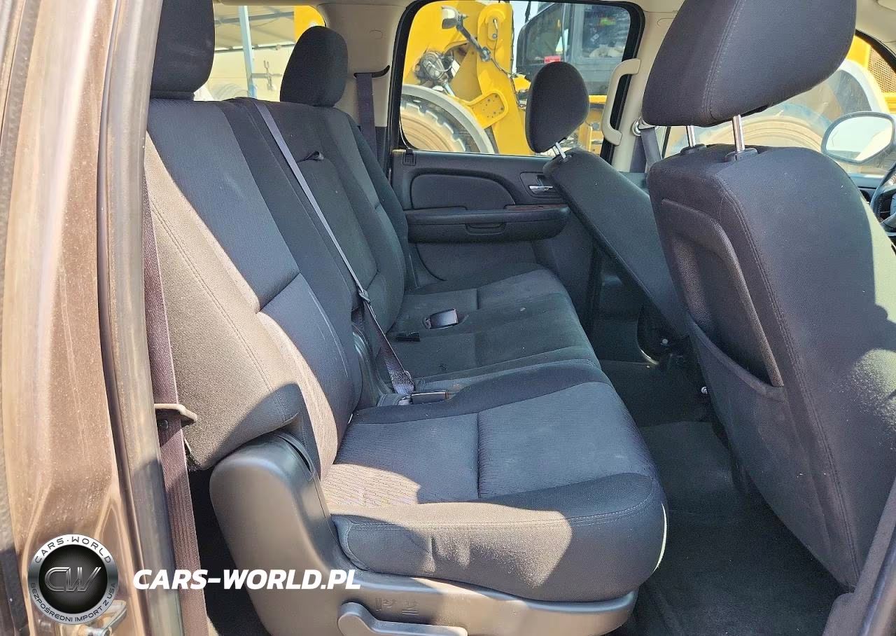 2014 Chevrolet Suburban C1500 Ls VIN:1GNSCHE03ER190328 - 11
