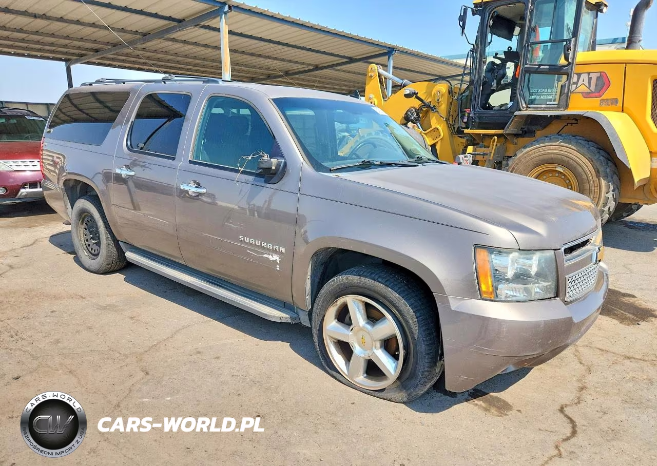 2014 Chevrolet Suburban C1500 Ls VIN:1GNSCHE03ER190328 - 4
