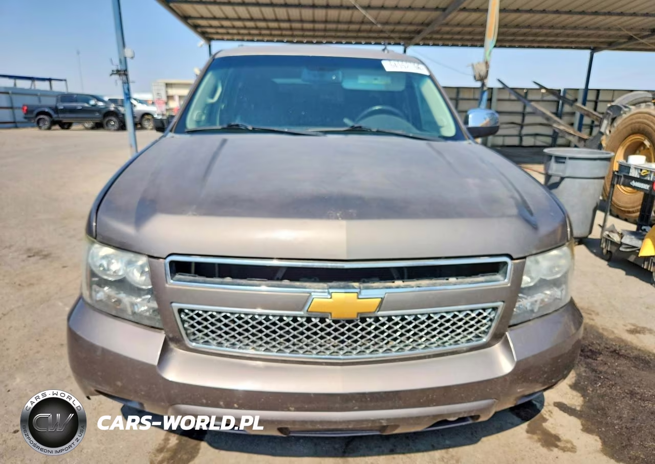 2014 Chevrolet Suburban C1500 Ls VIN:1GNSCHE03ER190328 - 5