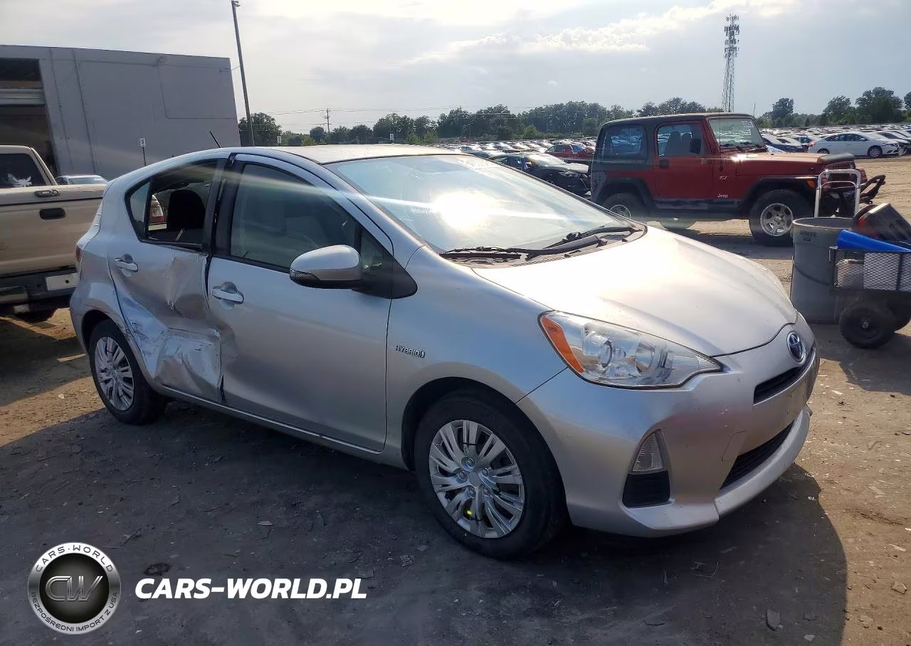 2013 Toyota Prius C One VIN:JTDKDTB37D1543691 - 4