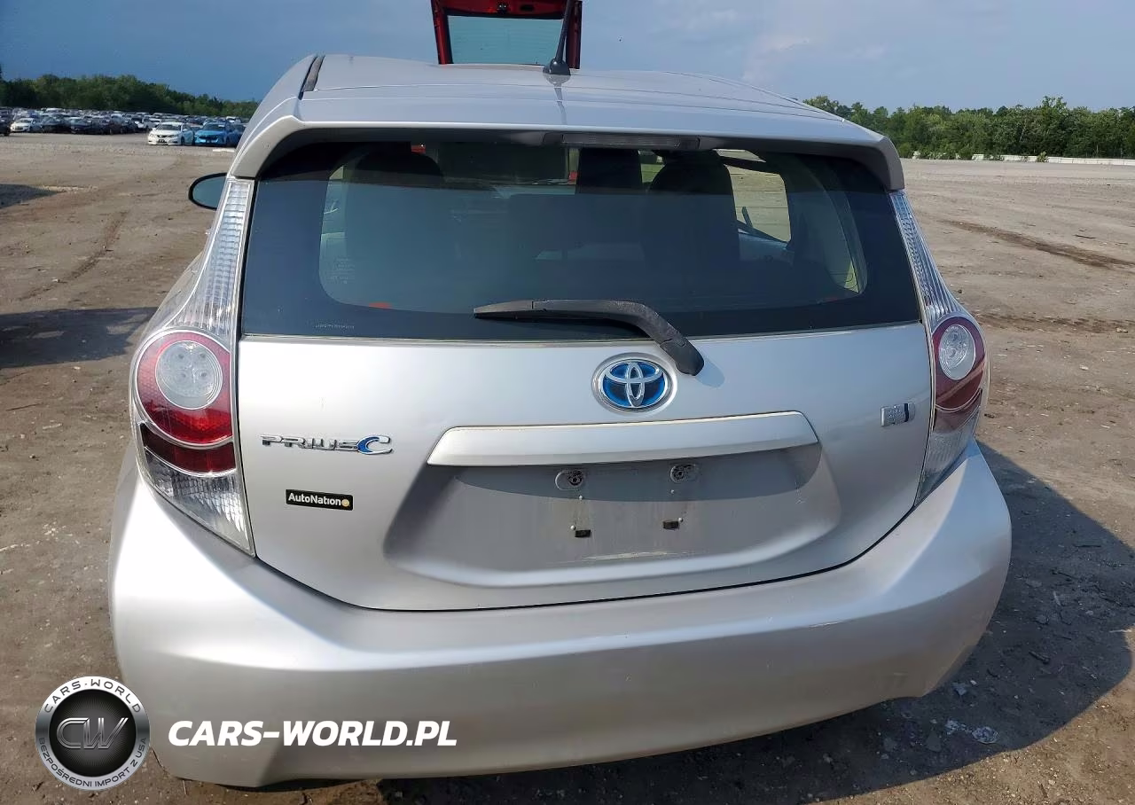 2013 Toyota Prius C One VIN:JTDKDTB37D1543691 - 6