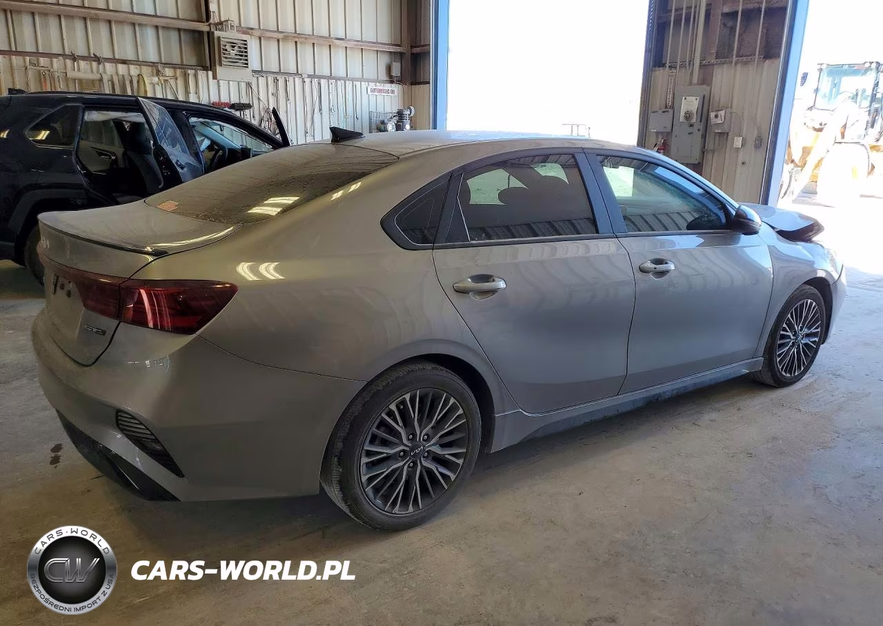 2024 Kia Forte Gt Line VIN:3KPF54AD4RE693129 - 3