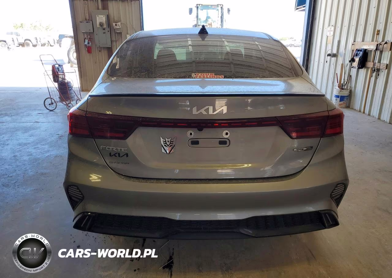 2024 Kia Forte Gt Line VIN:3KPF54AD4RE693129 - 6