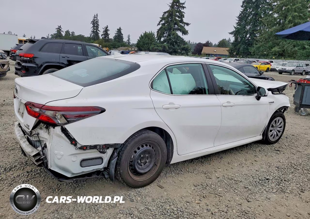 2021 Toyota Camry Le VIN:4T1C31AK6MU549982 - 3