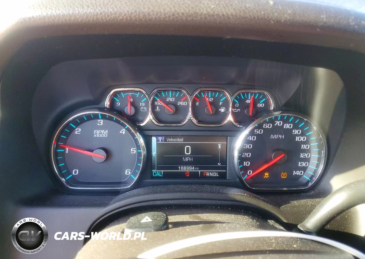 2018 Chevrolet Tahoe C1500 Ls VIN:1GNSCAKC3JR318115 - 9