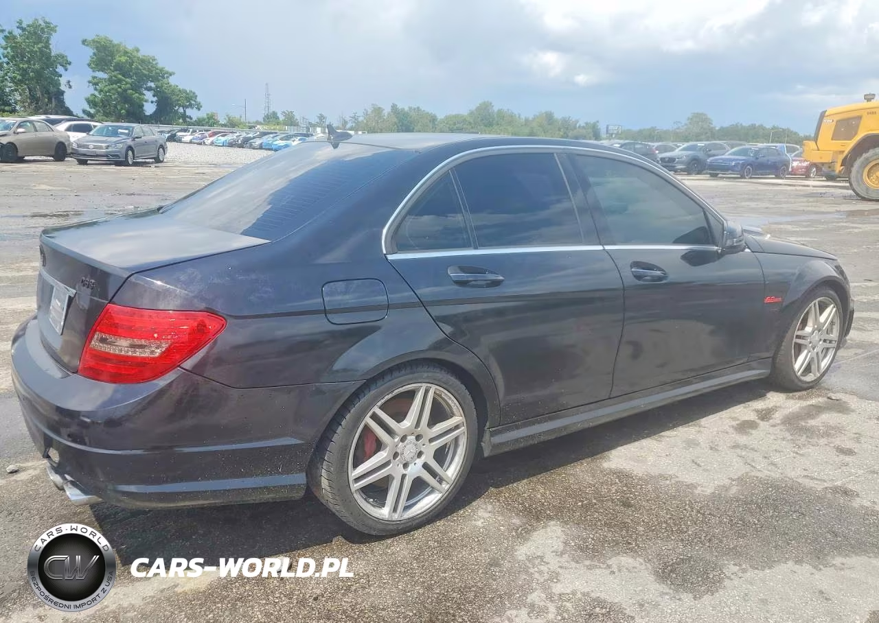 2010 Mercedes-Benz C 63 Amg VIN:WDDGF7HB5AF419574 - 3