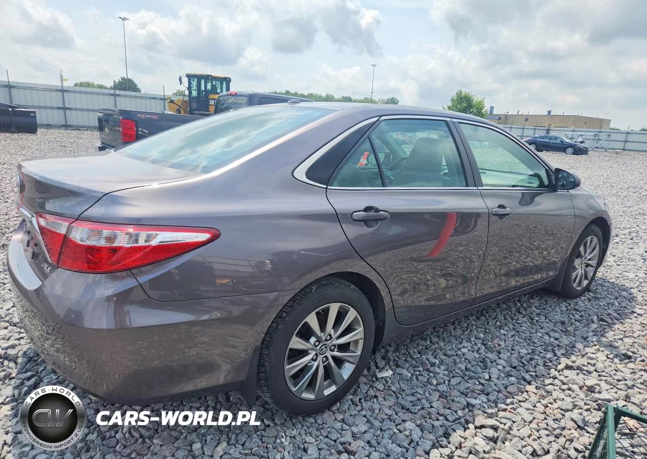 2015 Toyota Camry Xle VIN:4T4BF1FK4FR467155 - 3