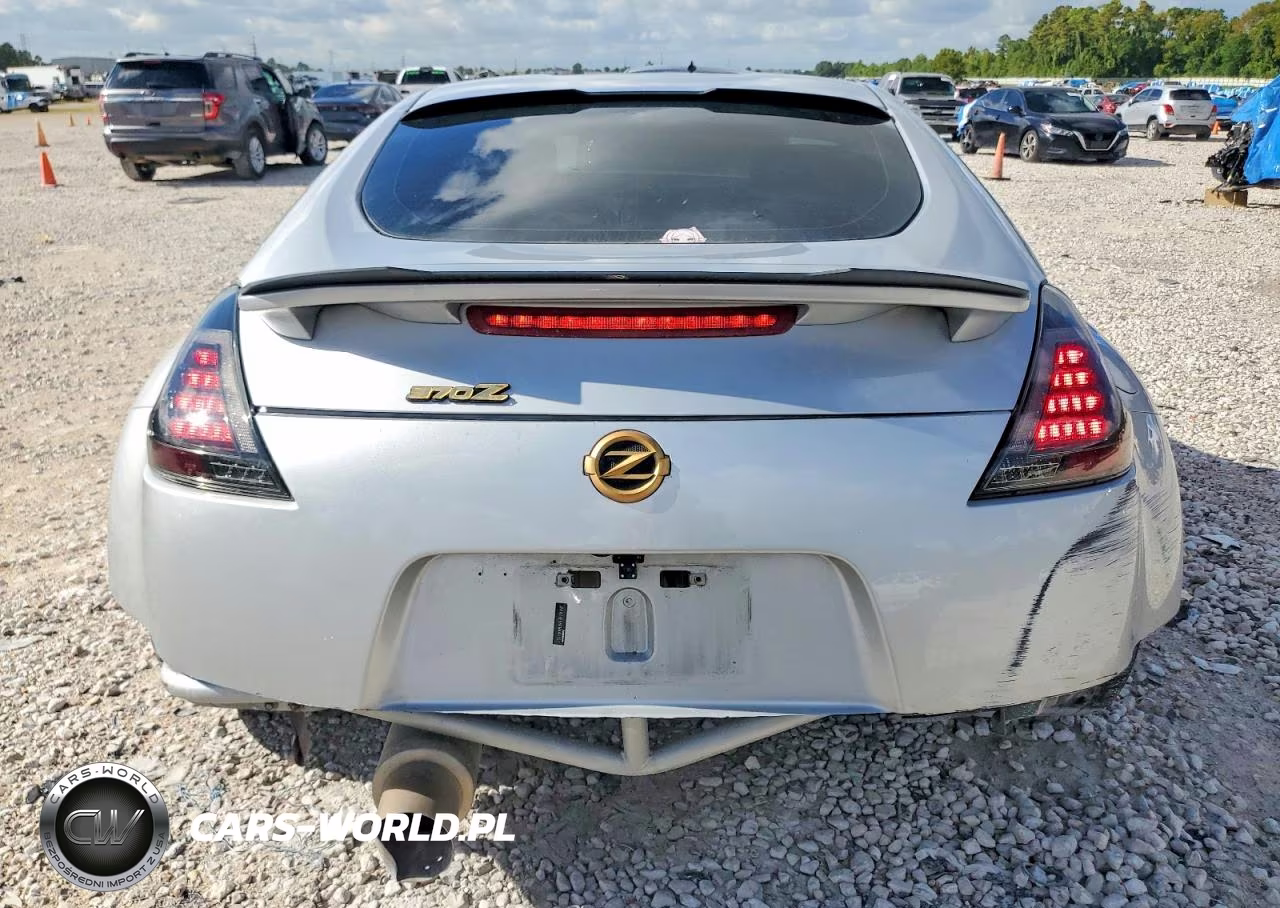2015 Nissan 370Z Base VIN:JN1AZ4EH5FM442101 - 10