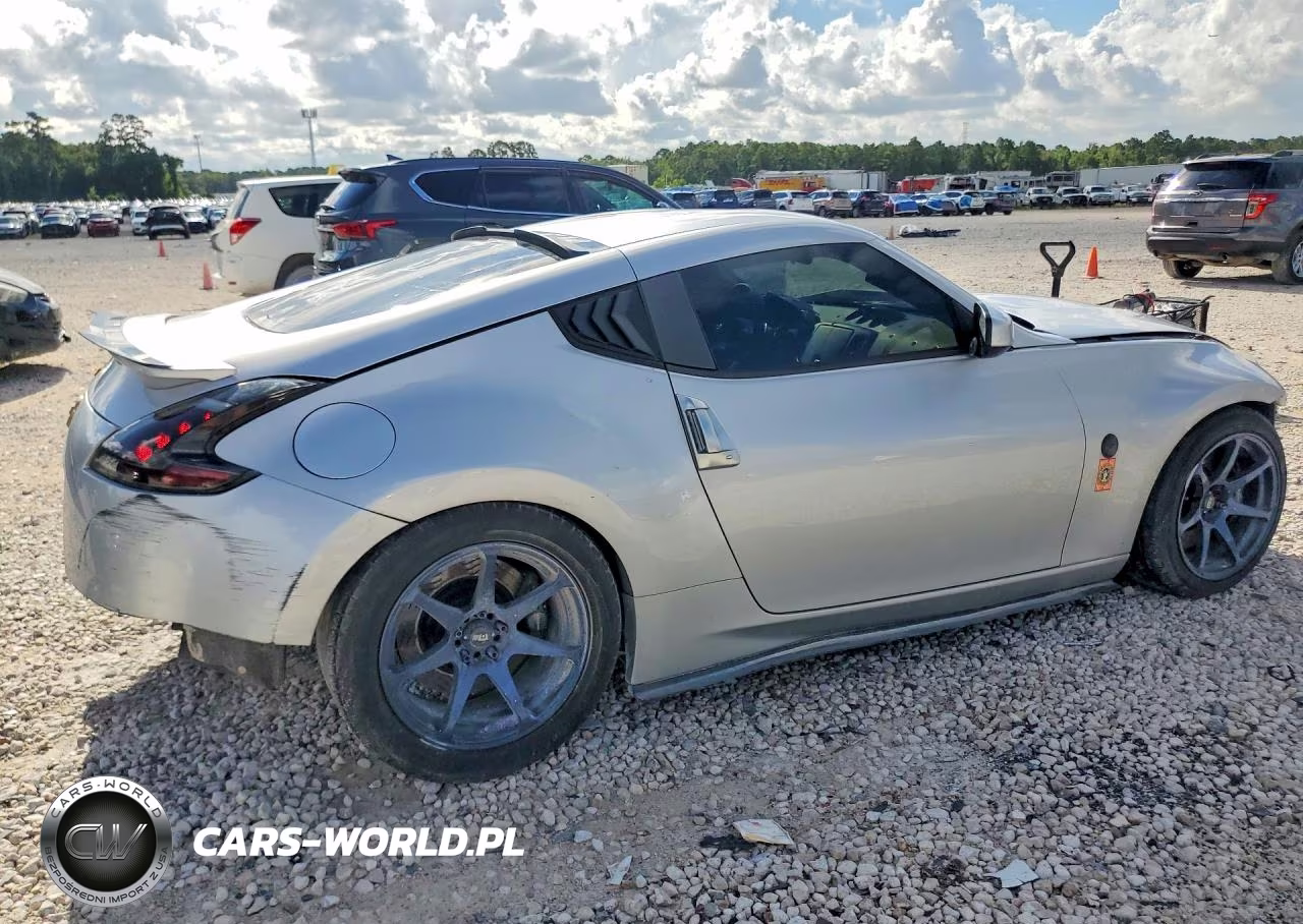 2015 Nissan 370Z Base VIN:JN1AZ4EH5FM442101 - 3