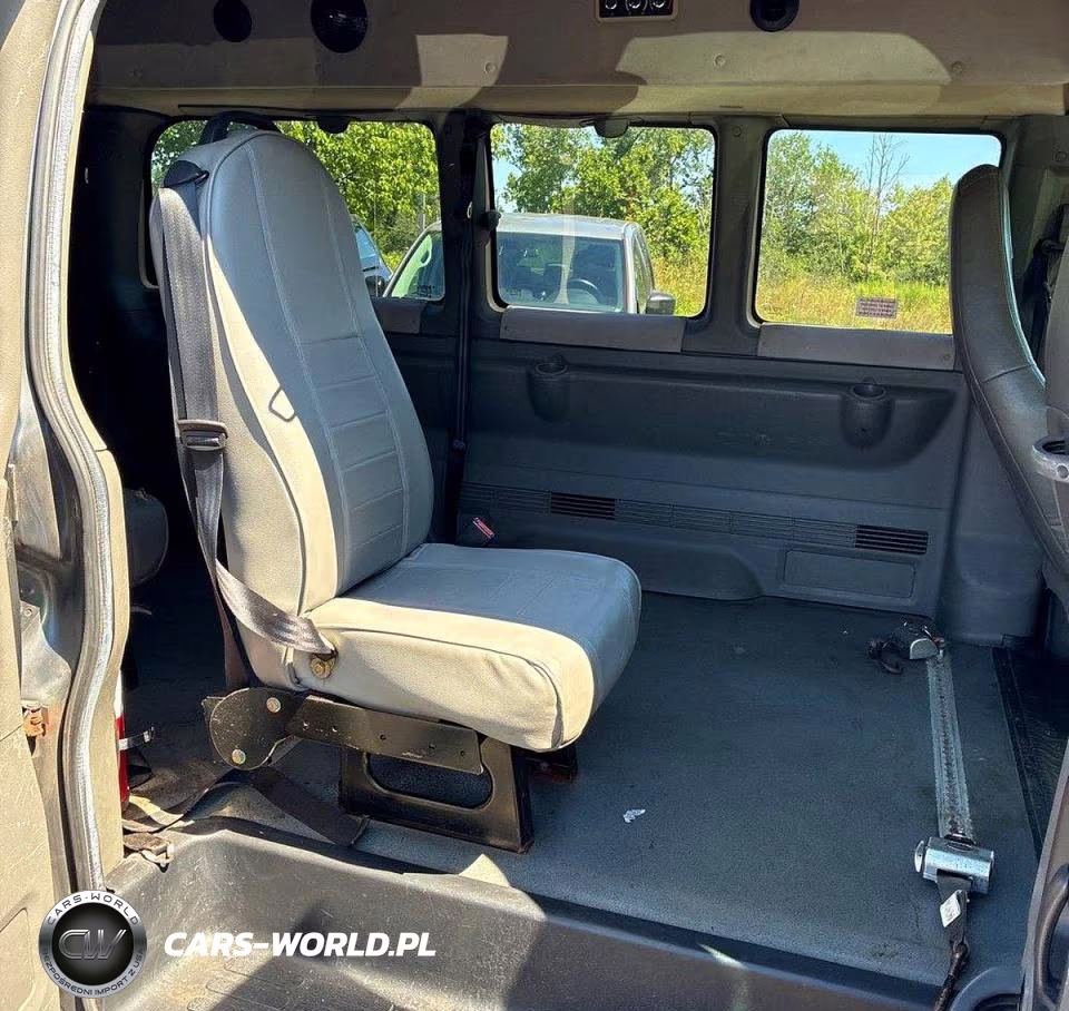 2017 Chevrolet Express G2500 Ls VIN:1GAWGEFF0H1252716 - 11