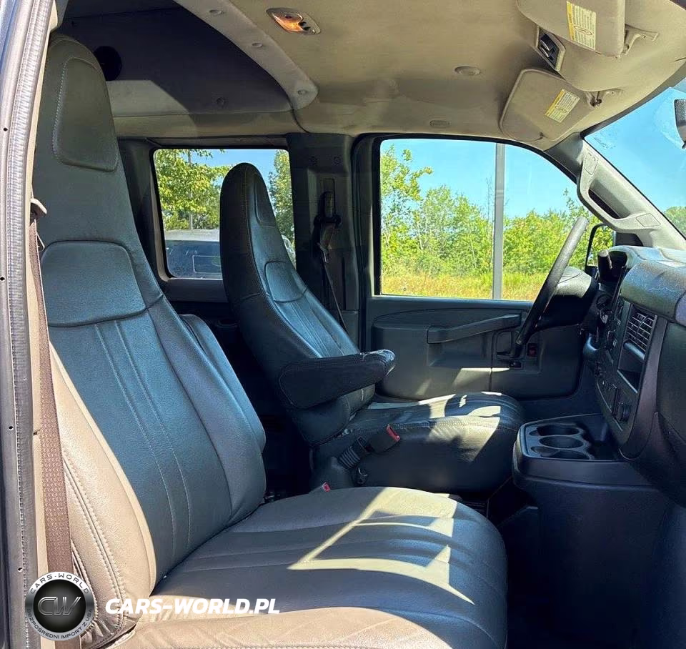 2017 Chevrolet Express G2500 Ls VIN:1GAWGEFF0H1252716 - 5