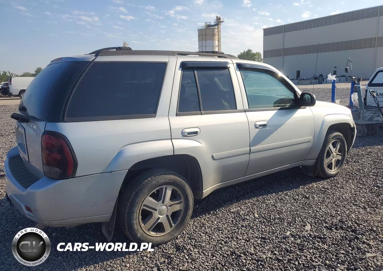 2007 Chevrolet Trailblazer Ls VIN:1GNDT13SX72172991 - 3