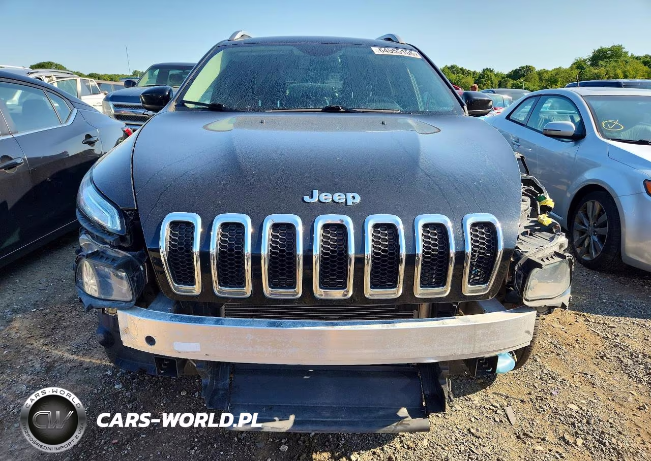 2017 Jeep Cherokee Latitude VIN:1C4PJMCBXHW579586 - 5