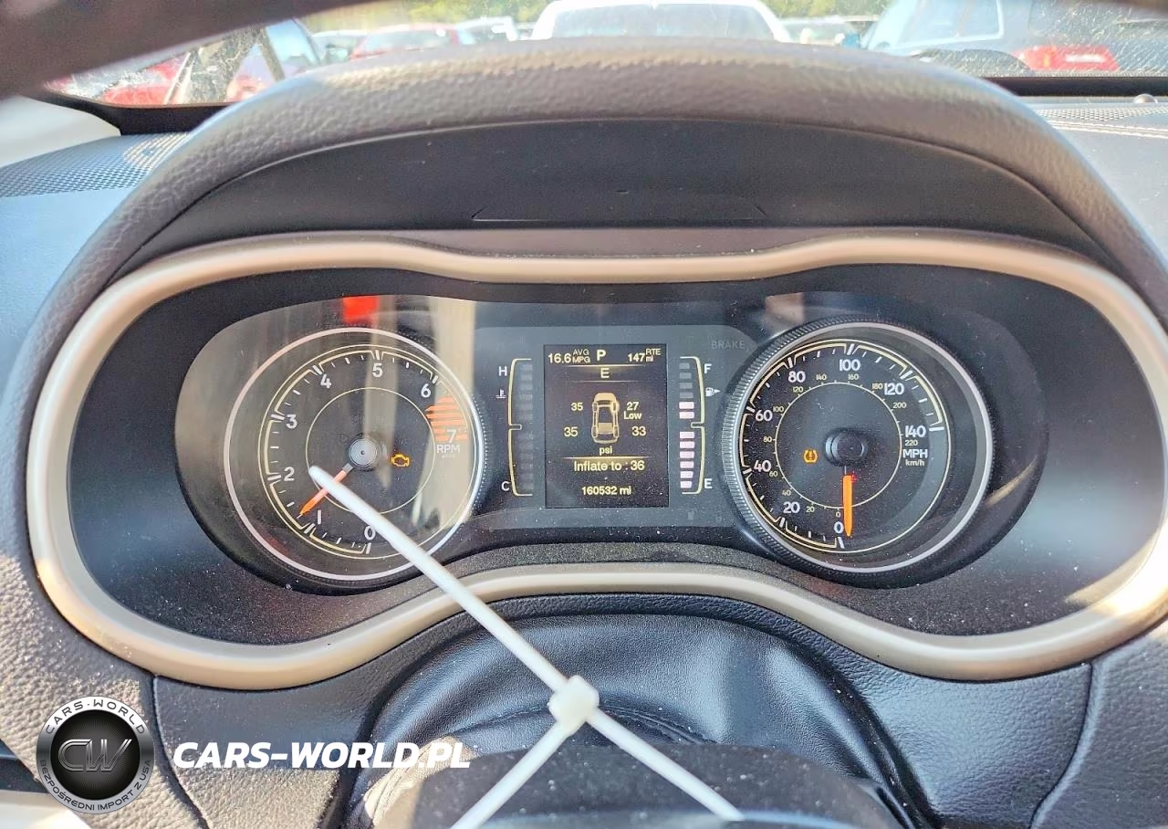 2017 Jeep Cherokee Latitude VIN:1C4PJMCBXHW579586 - 9