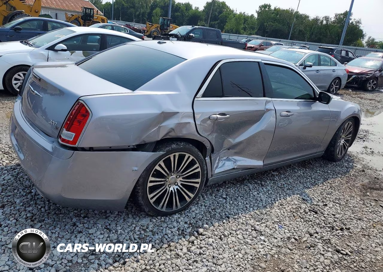 2013 Chrysler 300 S VIN:2C3CCABG8DH731852 - 3