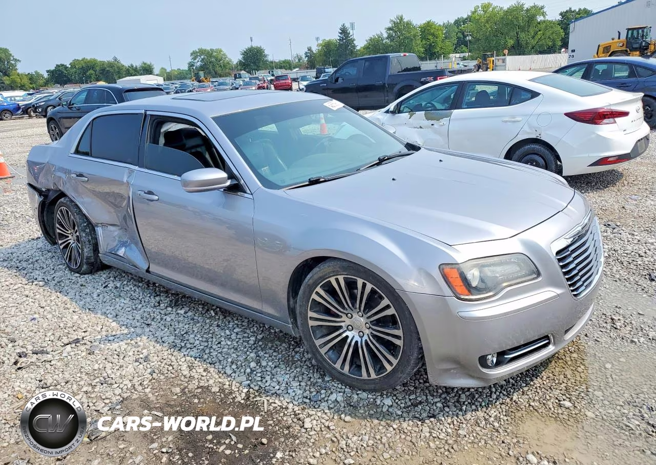 2013 Chrysler 300 S VIN:2C3CCABG8DH731852 - 4