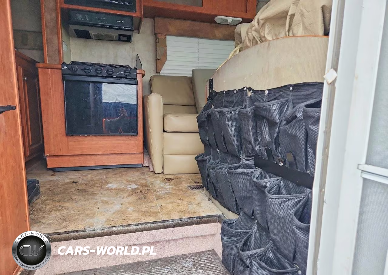 2009 Workhorse W18 Recreational Vehicle VIN:5B4LPE7G493435985 - 6