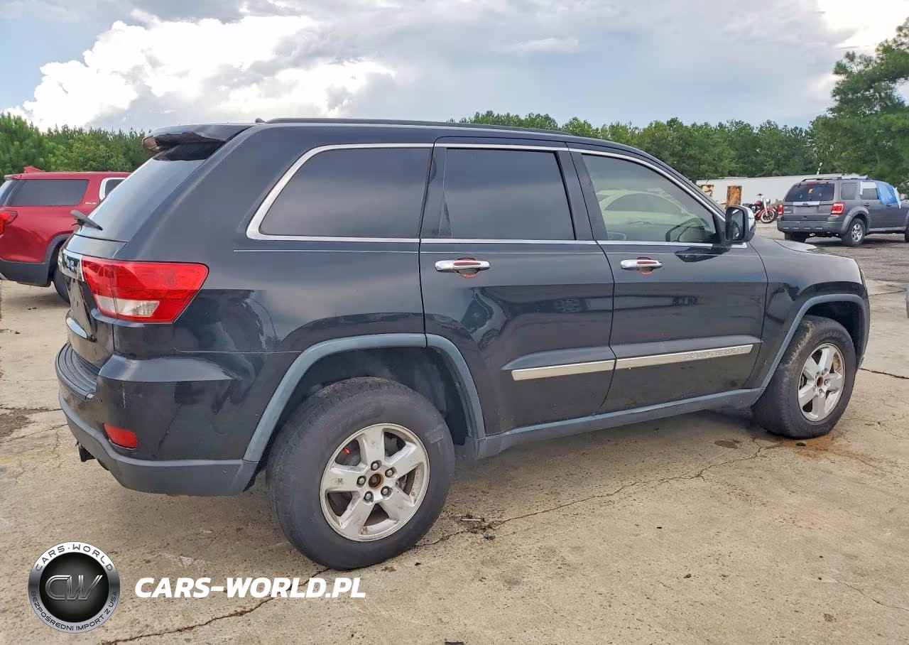 2013 Jeep Grand Cherokee Laredo VIN:1C4RJFAG4DC583535 - 3