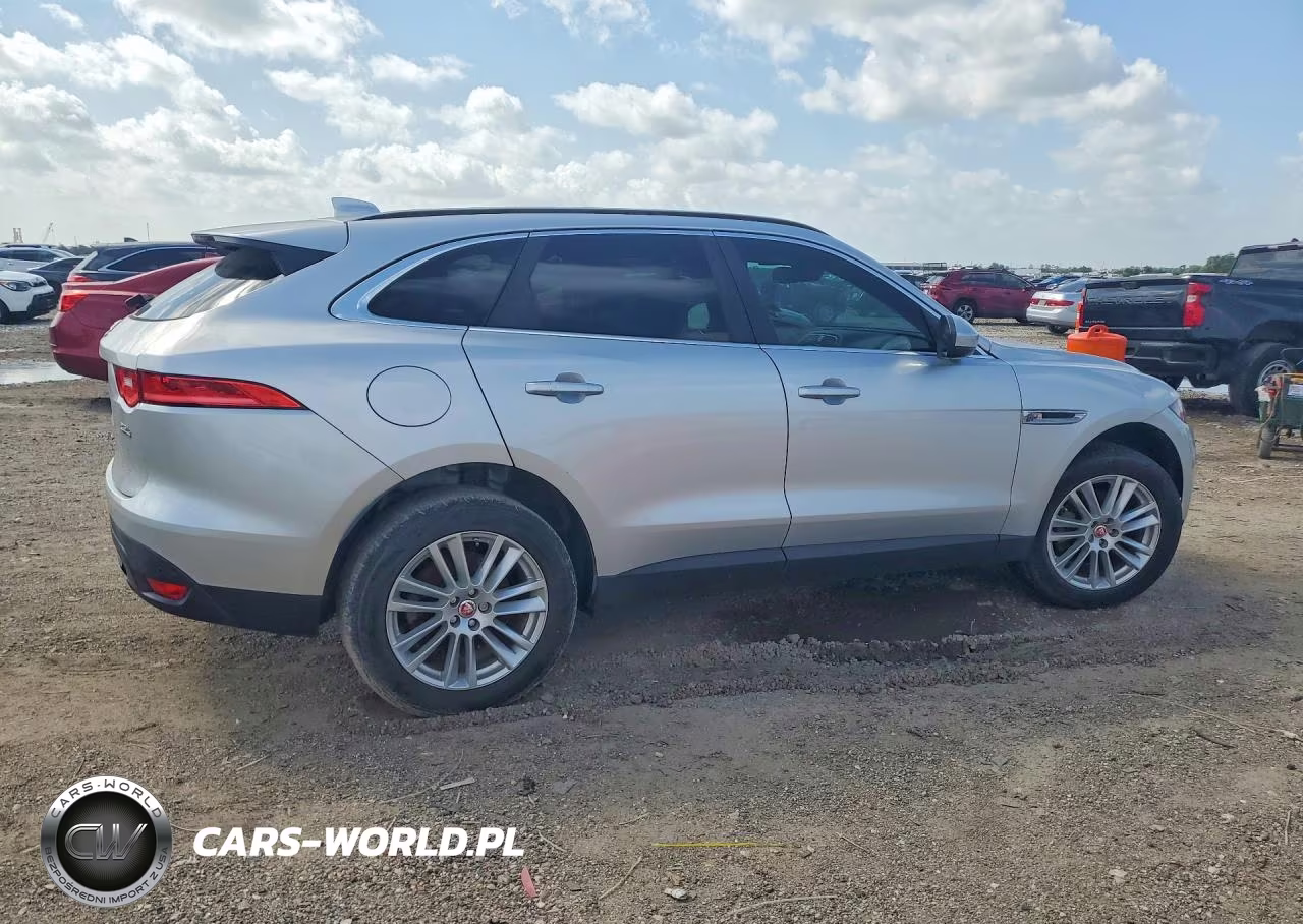 2018 Jaguar F-Pace Prestige VIN:SADCK2FX2JA269673 - 3