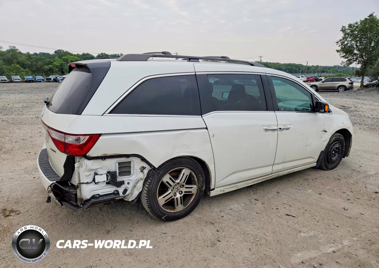 2012 Honda Odyssey Touring VIN:5FNRL5H9XCB118898 - 3