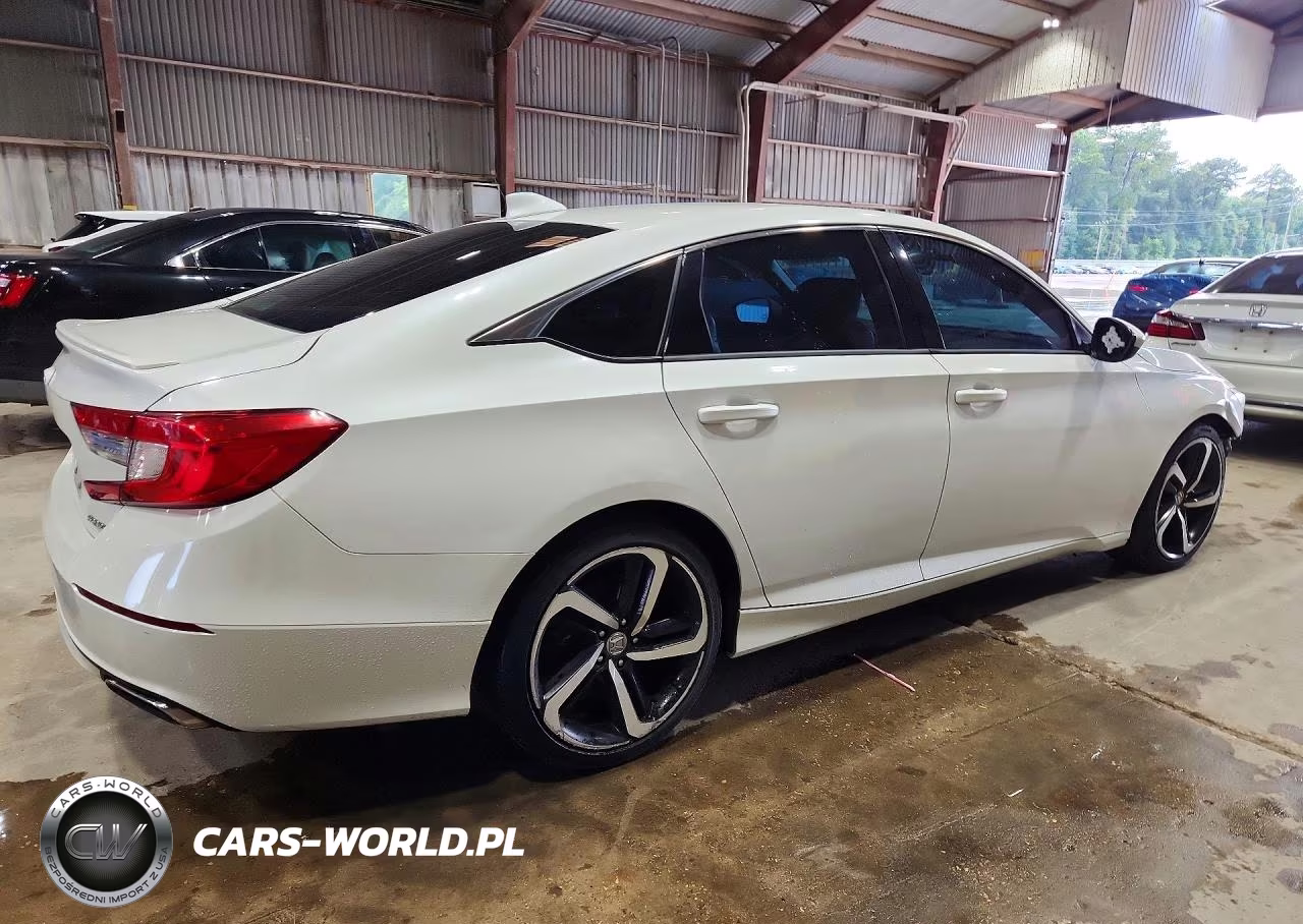 2018 Honda Accord Sport VIN:1HGCV1F36JA121621 - 3