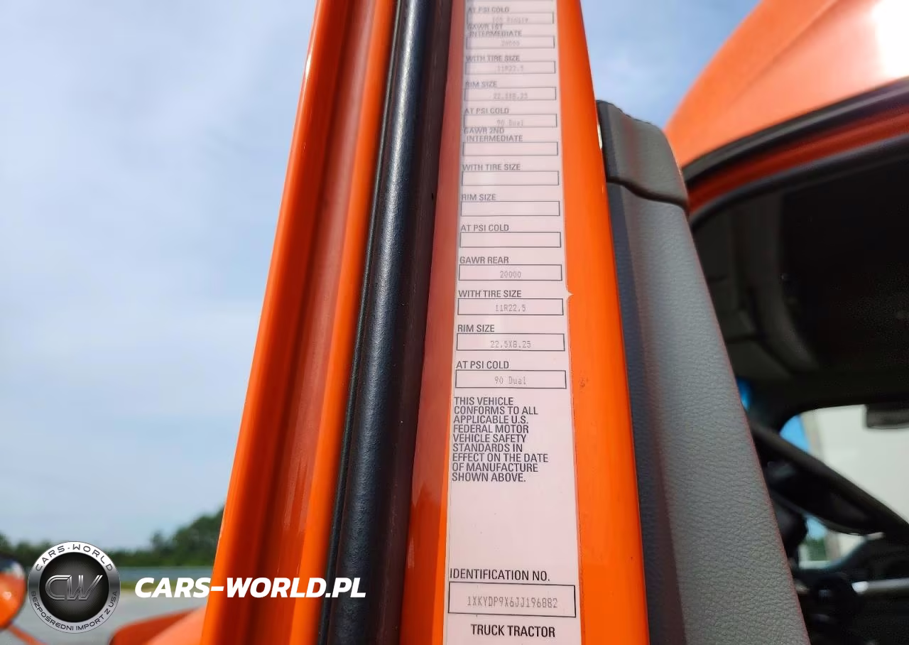 2018 Kenworth T680 Semi Truck VIN:1XKYDP9X6JJ196882 - 12