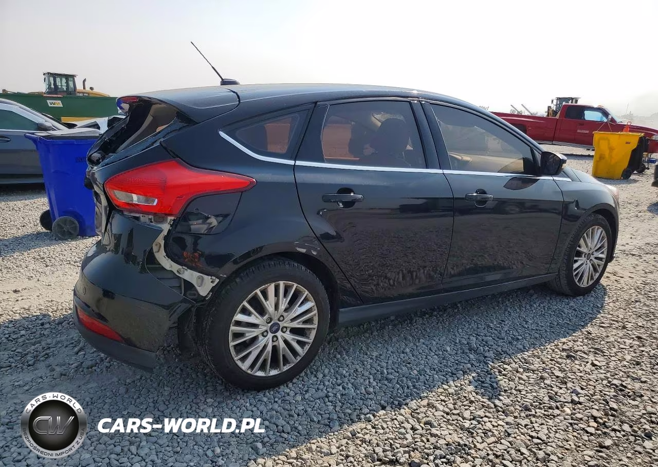 2016 Ford Focus Titanium VIN:1FADP3N23GL315916 - 3