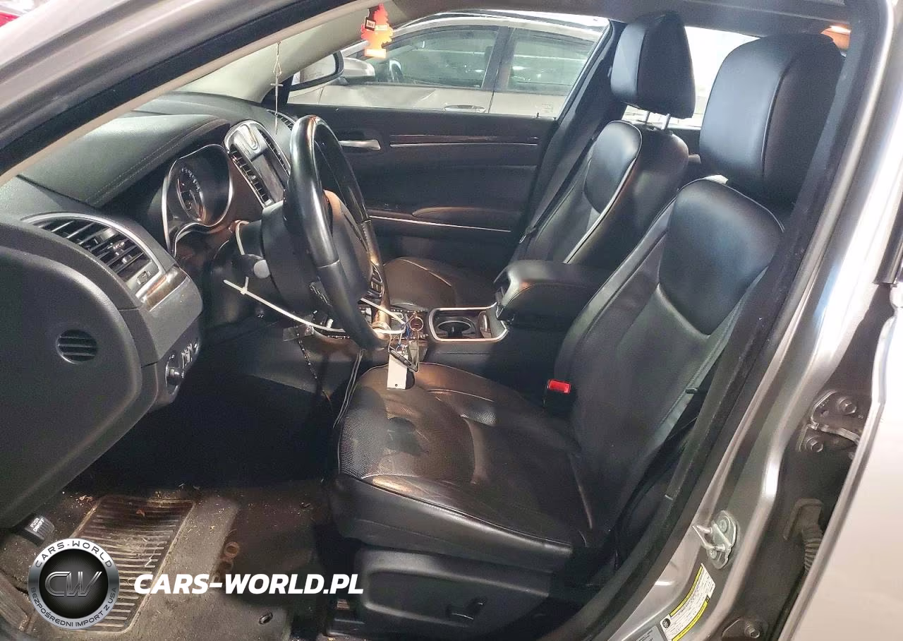 2017 Chrysler 300C VIN:2C3CCAKG8HH566794 - 7
