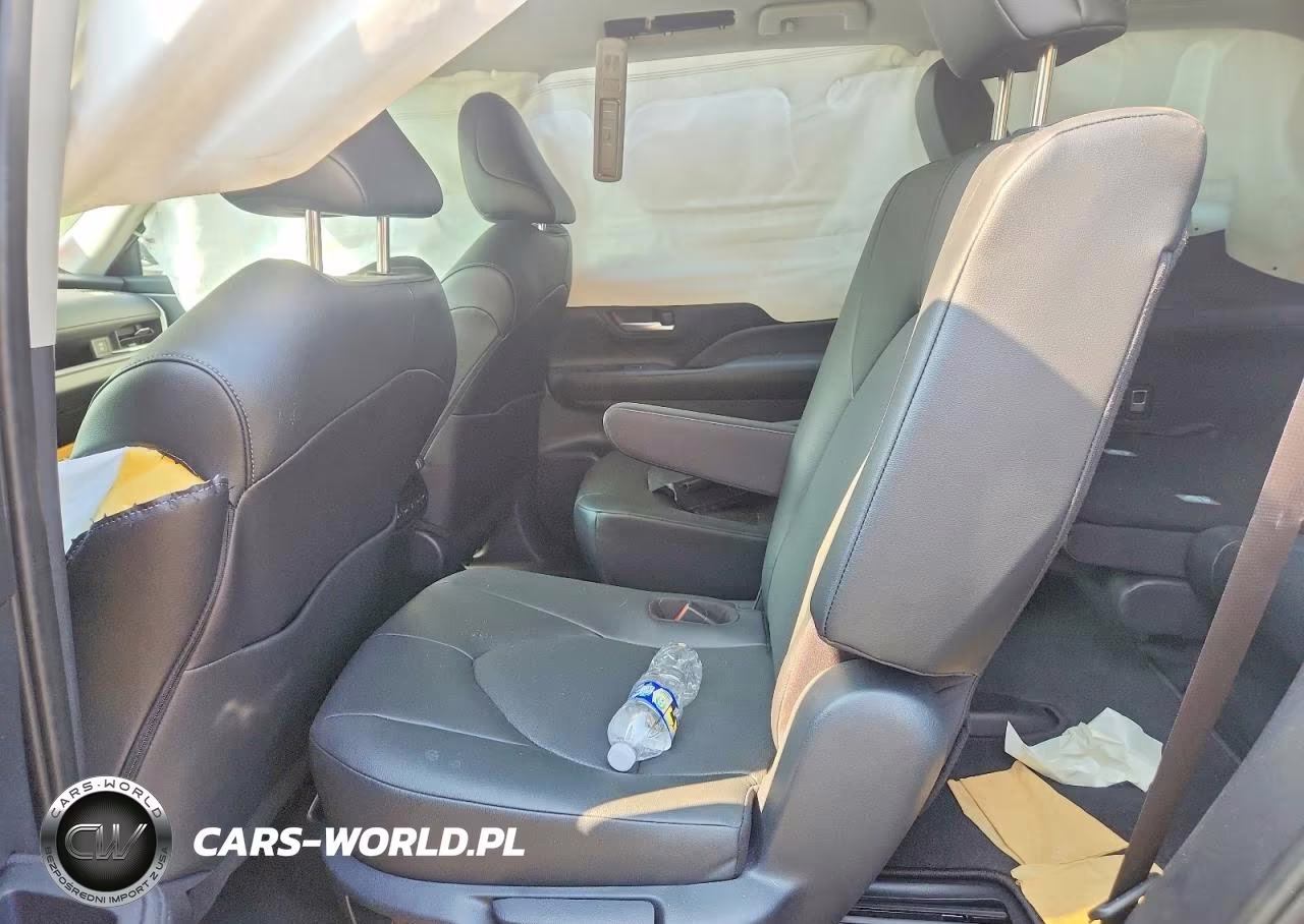 2026 Toyota Grand Highlander Xle VIN:5TDAAAA58TS041141 - 10