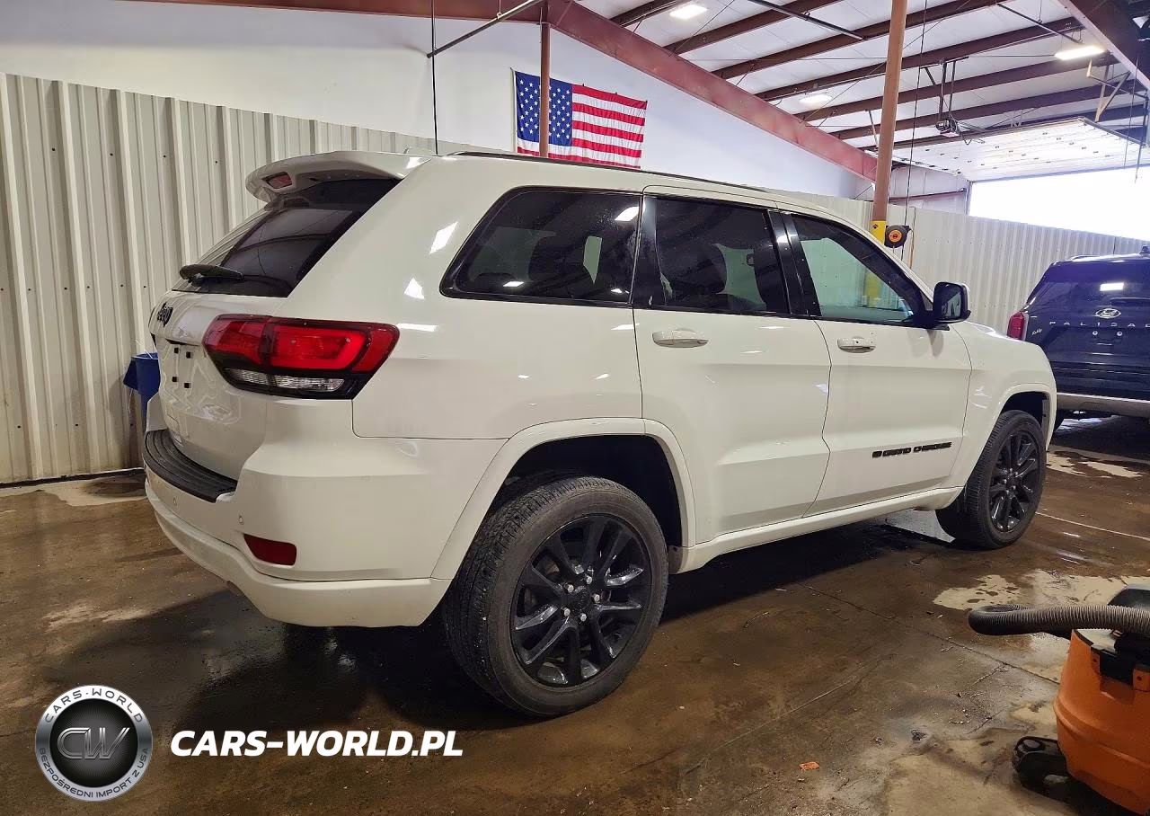 2022 Jeep Grand Cherokee Laredo E VIN:1C4RJFAG6NC140708 - 3