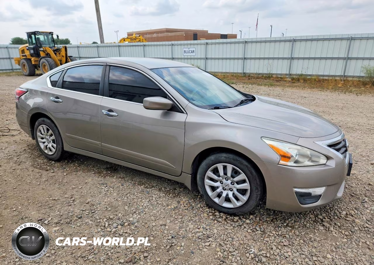 2015 Nissan Altima 2.5 S VIN:1N4AL3APXFC186779 - 4